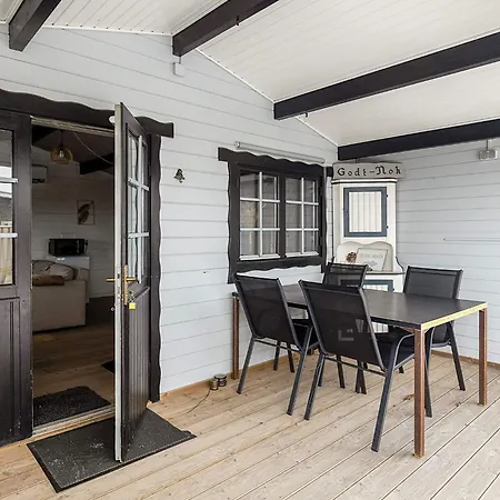 4 Person In Karrebaeksminde-by Traum *